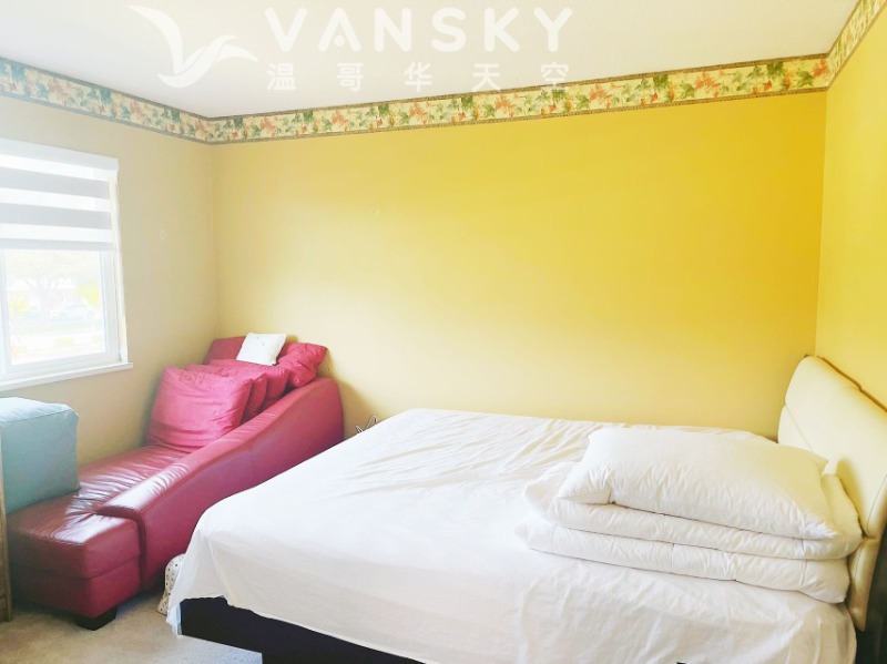 251102113213_north room 1.jpg